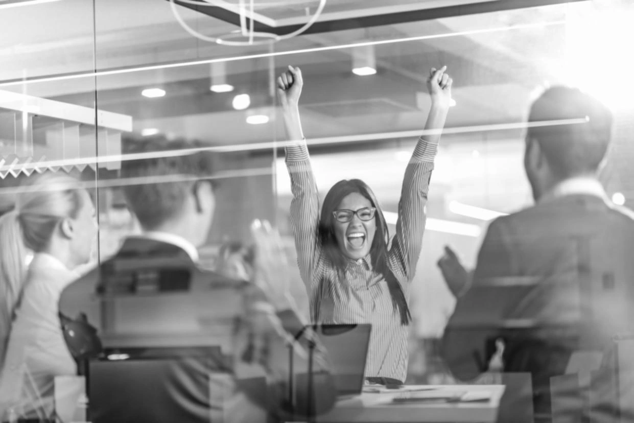 Comparaison des méthodes d'investissement avec outils d'analyse avancée